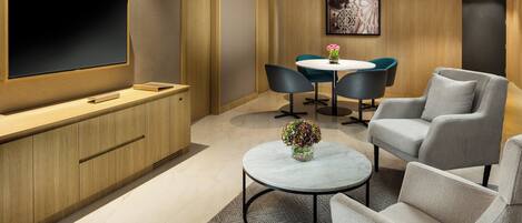 1 chambre, minibar, coffre-fort, bureau