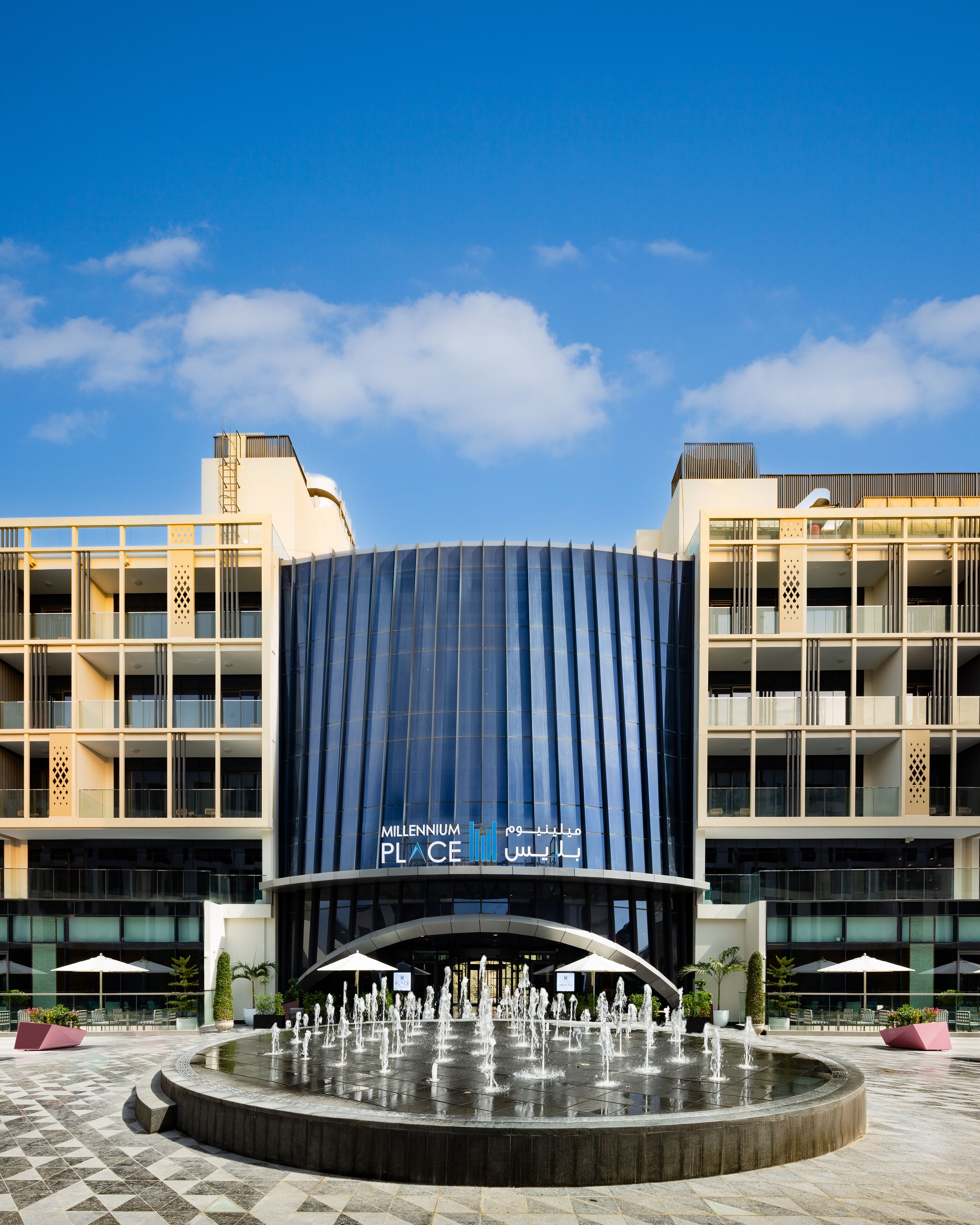 Vista frontal de la propiedad