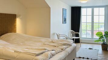 Deluxe Room, 1 Bedroom | Free WiFi, bed sheets