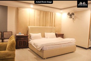 Deluxe-dobbeltværelse | Strygejern/strygebræt, gratis Wi-Fi, sengetøj