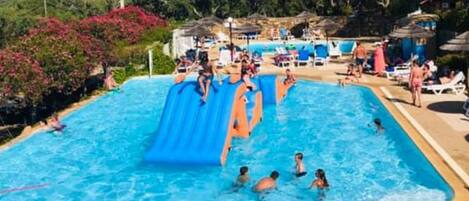 حمّام سباحة خارجي، حمّام سباحة مُدفَّأ