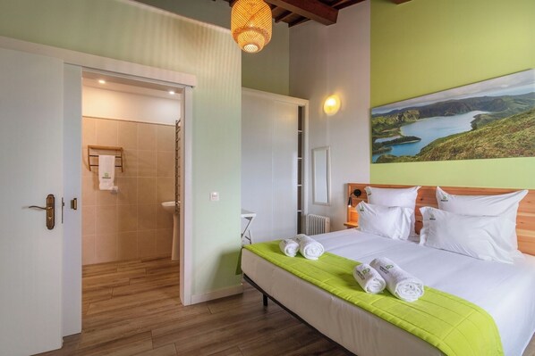 2 bedrooms, iron/ironing board, travel crib, WiFi