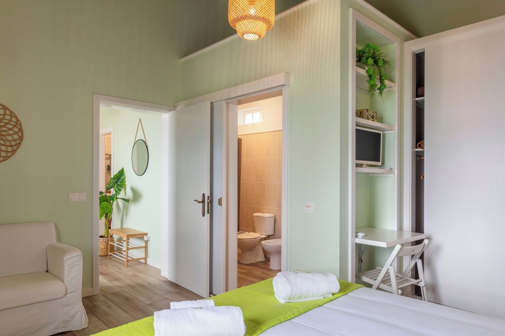 2 soverom, strykejern/-brett, reiseseng for barn og wi-fi