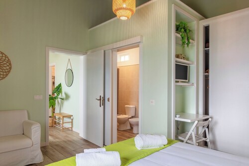 La Nouvelle - Azorean Butler