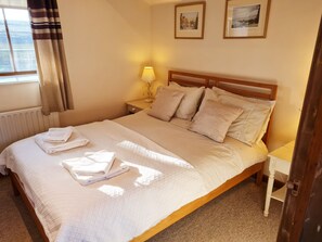 3 Schlafzimmer, Bügeleisen/Bügelbrett, Reisekinderbett, kostenloses WLAN