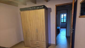 2 bedrooms, free WiFi