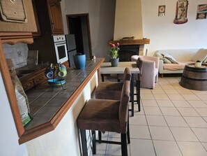 Luokittelematon kuva, 4 kautta 15, painike