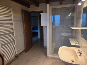 Luokittelematon kuva, 3 kautta 15, painike