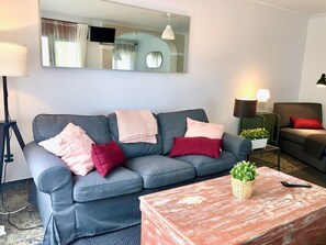 テレビ、書斎 / ワークスペース