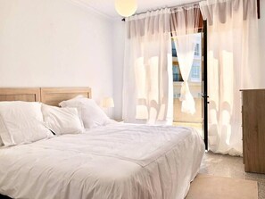 4 bedrooms, desk, travel cot, WiFi - The Cliffs Vicedo - The Fisherman (O Vicedo)