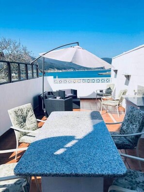 屋外ダイニングエリア