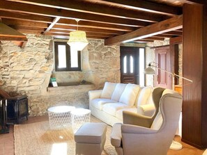 TV, lareira, escritórios