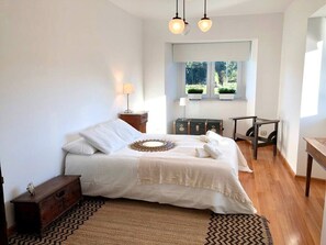 4 habitaciones, escritorio, cuna de viaje y wifi 