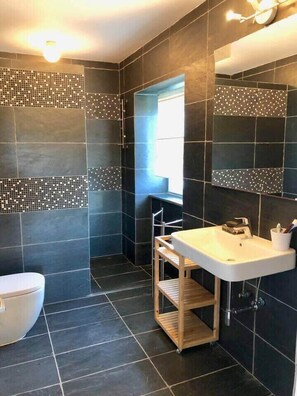 Shower, hair dryer, towels - The Cliffs - CountrySeaSide Loiba (Ortigueira)