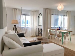 TV, offices - The Cliffs Vicedo - The Harbour (O Vicedo)