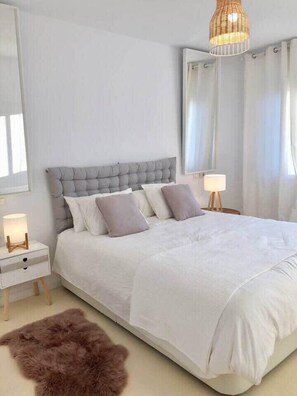 2 bedrooms, desk, iron/ironing board, travel cot - The Cliffs Vicedo - The Harbour (O Vicedo)