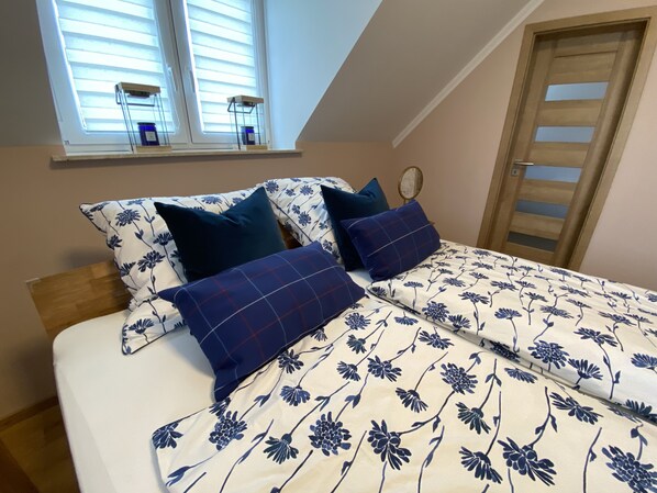 2 Schlafzimmer, Bügeleisen/Bügelbrett, Reisekinderbett, Bettwäsche