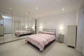 1 Schlafzimmer, Bügeleisen/Bügelbrett, kostenloses WLAN, Bettwäsche