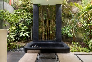 Exclusive Villa, 2 Bedrooms | Bathroom - Villa Alice Dua by Villa Finder (Seminyak)