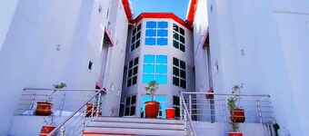 Green Hilton Hotel Shangla