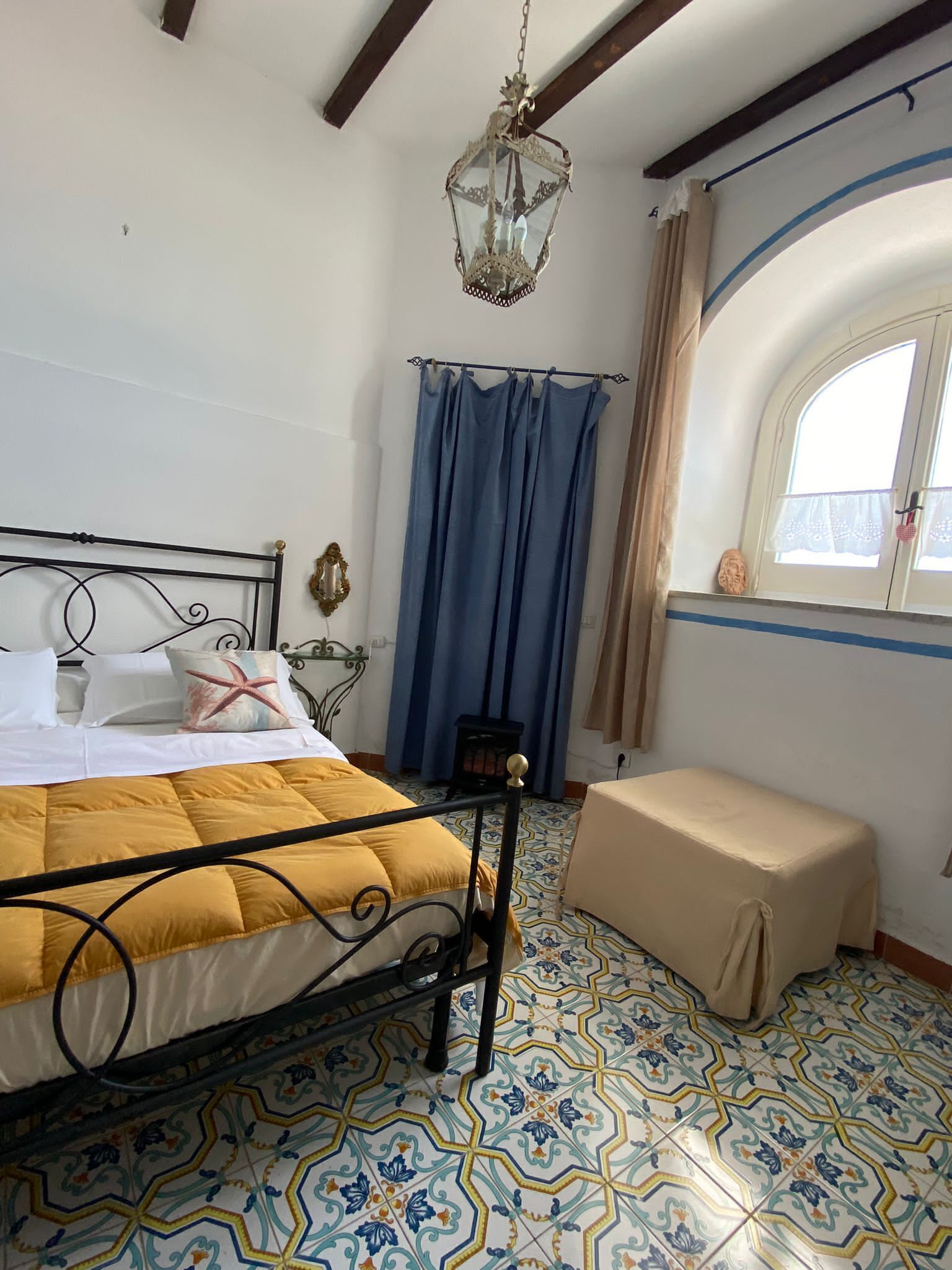 2 室のベッドルーム、WiFi (無料)、ベッドシーツ