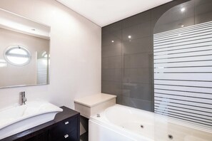 Dutxa, assecador de cabells i tovalloles 