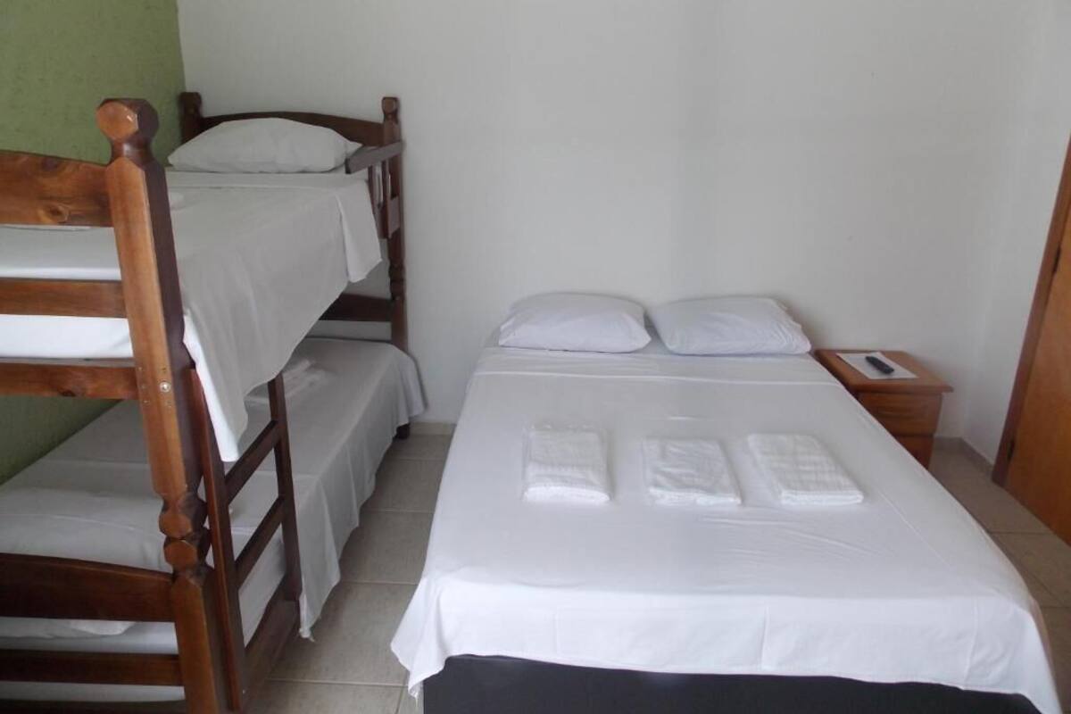 Habitación cuádruple estándar | Wifi gratis y ropa de cama