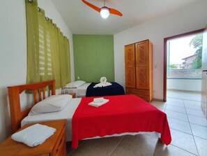 Habitación triple tradicional | Wifi gratis y ropa de cama