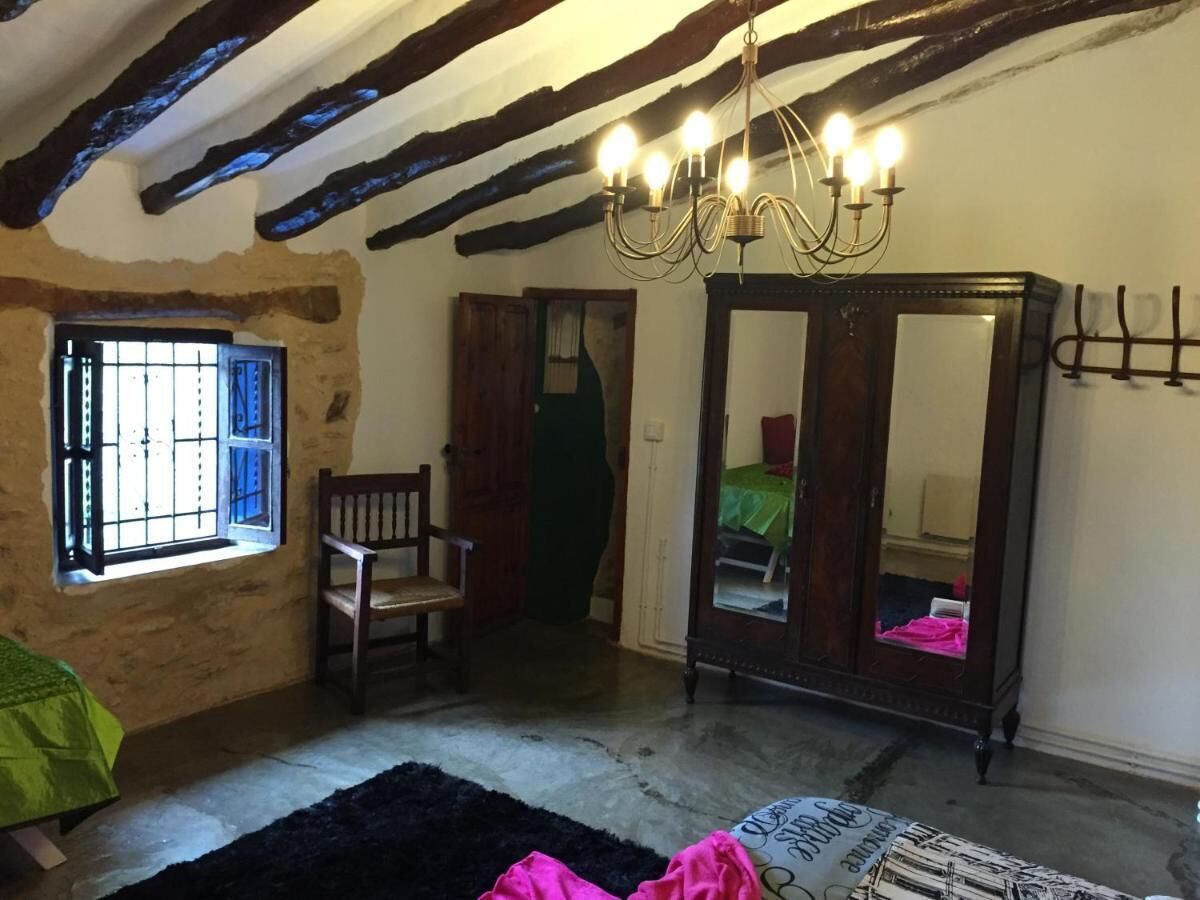 4 bedrooms, free WiFi, bed sheets