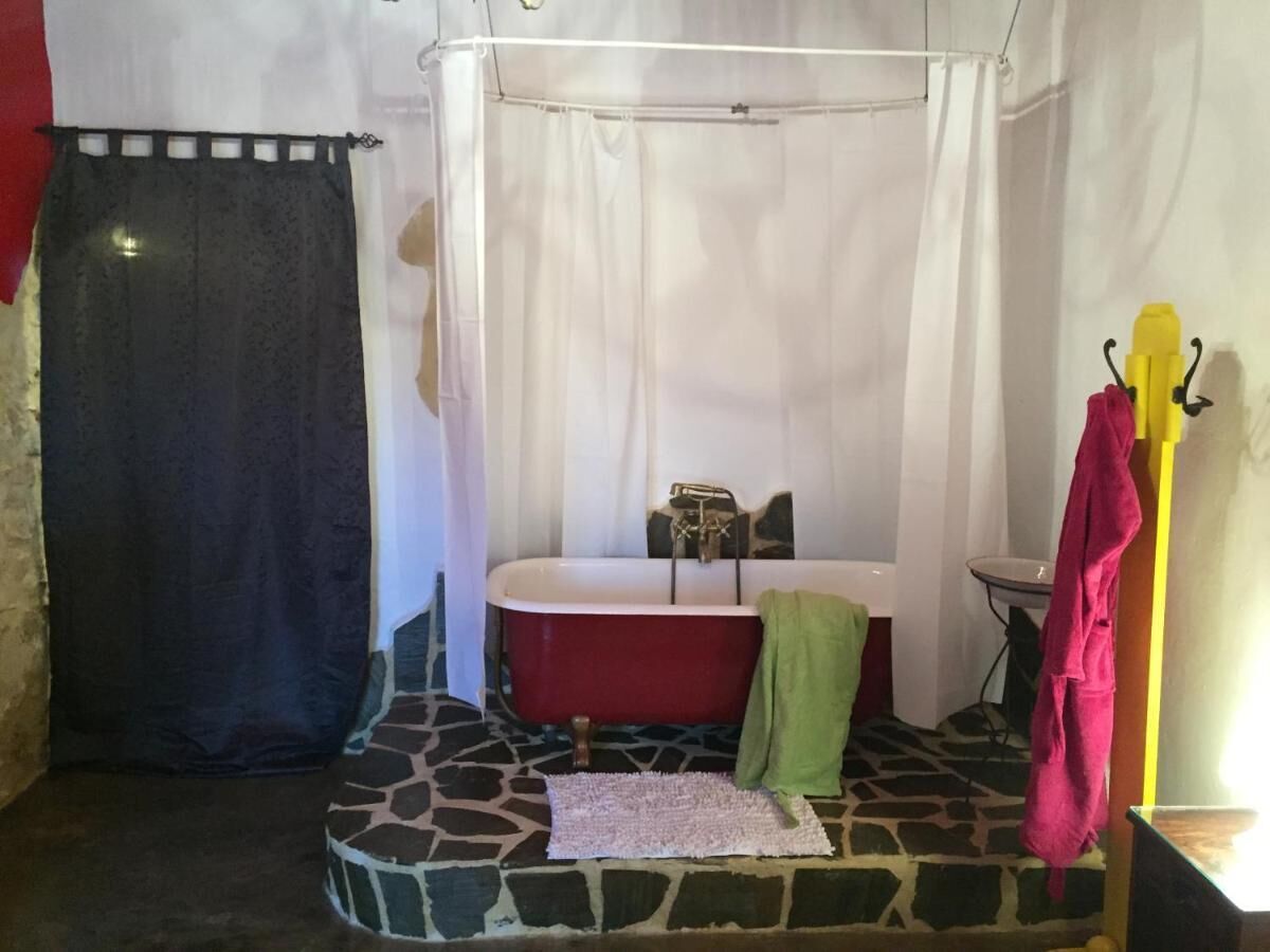 Serviettes fournies, papier toilette