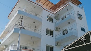 Mặt tiền nơi lưu trú