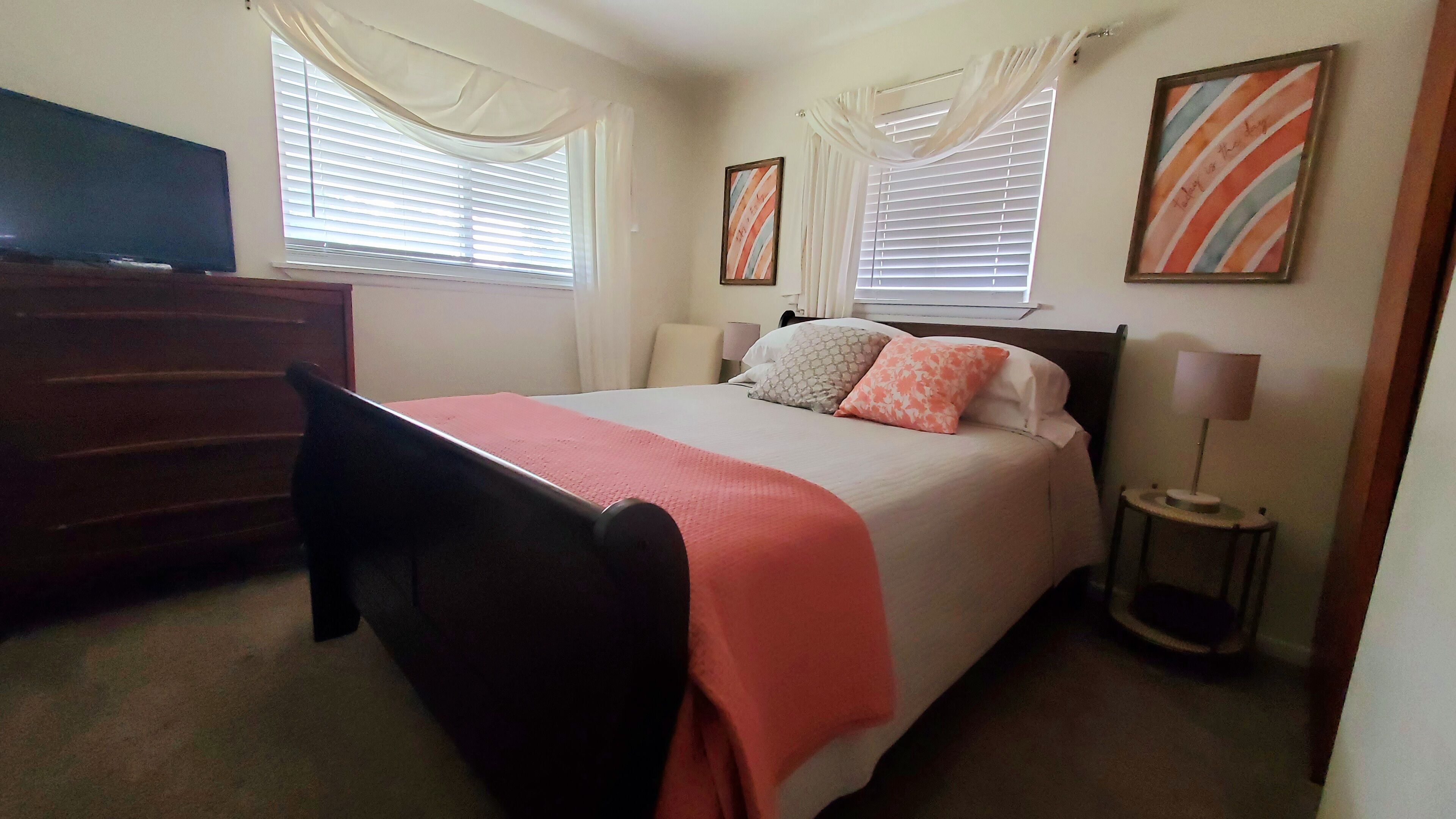 Entire House. Perfect for a couple, families or executives and corporate stays. 
