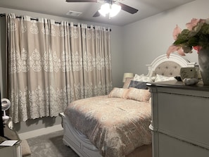 4 bedrooms, WiFi, bed sheets