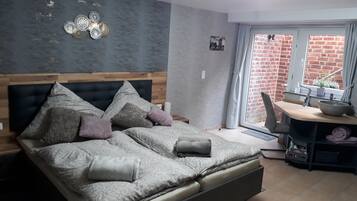 1 slaapkamer, een bureau, gratis wifi, beddengoed