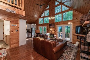 Tv, eldstad och bordsfotboll