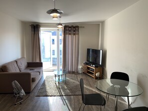 TV - KENT .GREAT DISCOUNT 4 LONG STAY.GREAT VIEWS. NETFLIX .FREE PARKING.  (Gillingham)