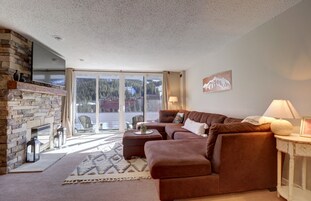 Condo, 2 Bedrooms | Interior