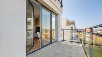 Apartment (19 H) | Balcony