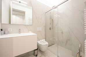 Standard Apartment, Multiple Bedrooms (Res. San Marco 1) | Bathroom