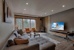 TV, peis og kontorer