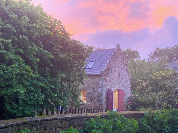 Exterior - Carnac: Cozy holiday home in Carnac – Peaceful, near beaches and menhirs (Carnac)