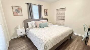 2 bedrooms, desk, iron/ironing board, travel crib