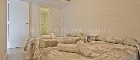 1 bedroom, WiFi (free), bed sheets