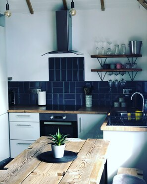 Fridge, microwave, oven, stovetop - Lusty glaze (Newquay)