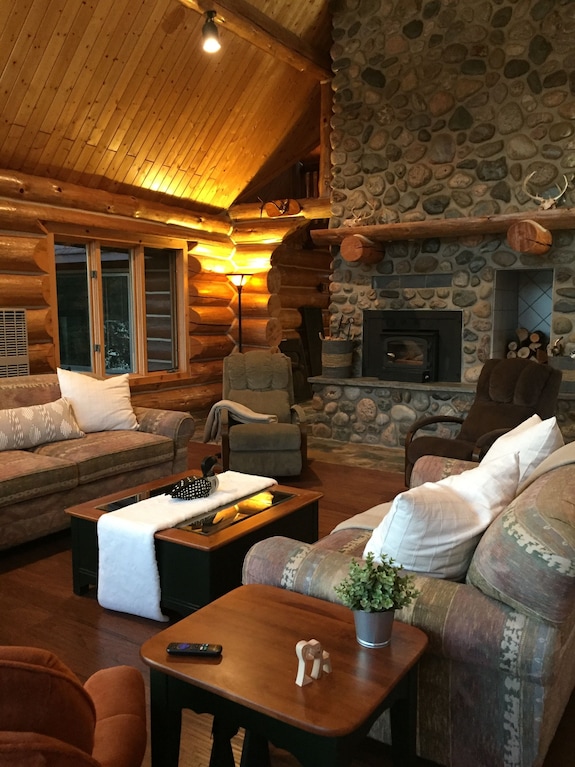 Direct Access To Trails 5 And 8, Sleeps 12, Plus Private Lake And Trails - Michigan