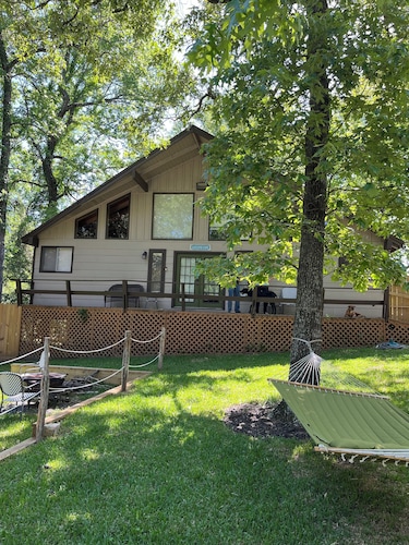 Hideaway_3 BR w/ Private Pool on wooded lot