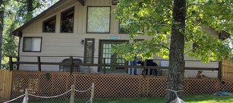 Hideaway_3 BR w/ Private Pool on wooded lot