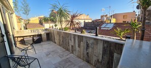 Romantisk loftsrom, spabadekar (Sauna ,toit terrasse ) | Utsikt fra balkong