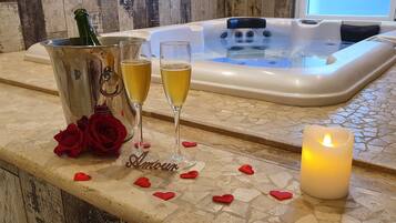 Romantic Loft, Hot Tub (Sauna ,toit terrasse ) | Spa | Sauna