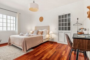 3 bedrooms, iron/ironing board, travel crib, free WiFi